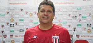 Claudinei Oliveira espera reforços e Murilo Oliveira vê decisão no Bota-Ferro