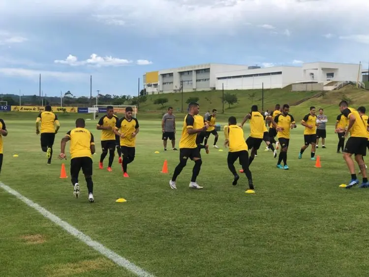 Catarinense: Criciúma intensifica preparação e lateral analisa duelo contra o líder