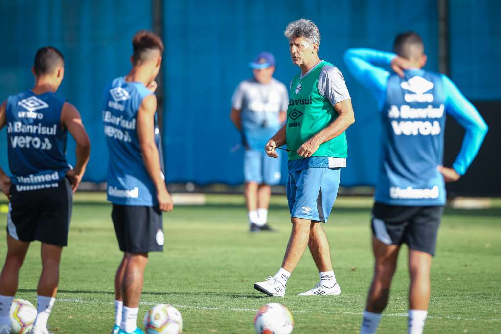Em reapresentação, Matheus Henrique e Everton deixam treino do Grêmio com dores