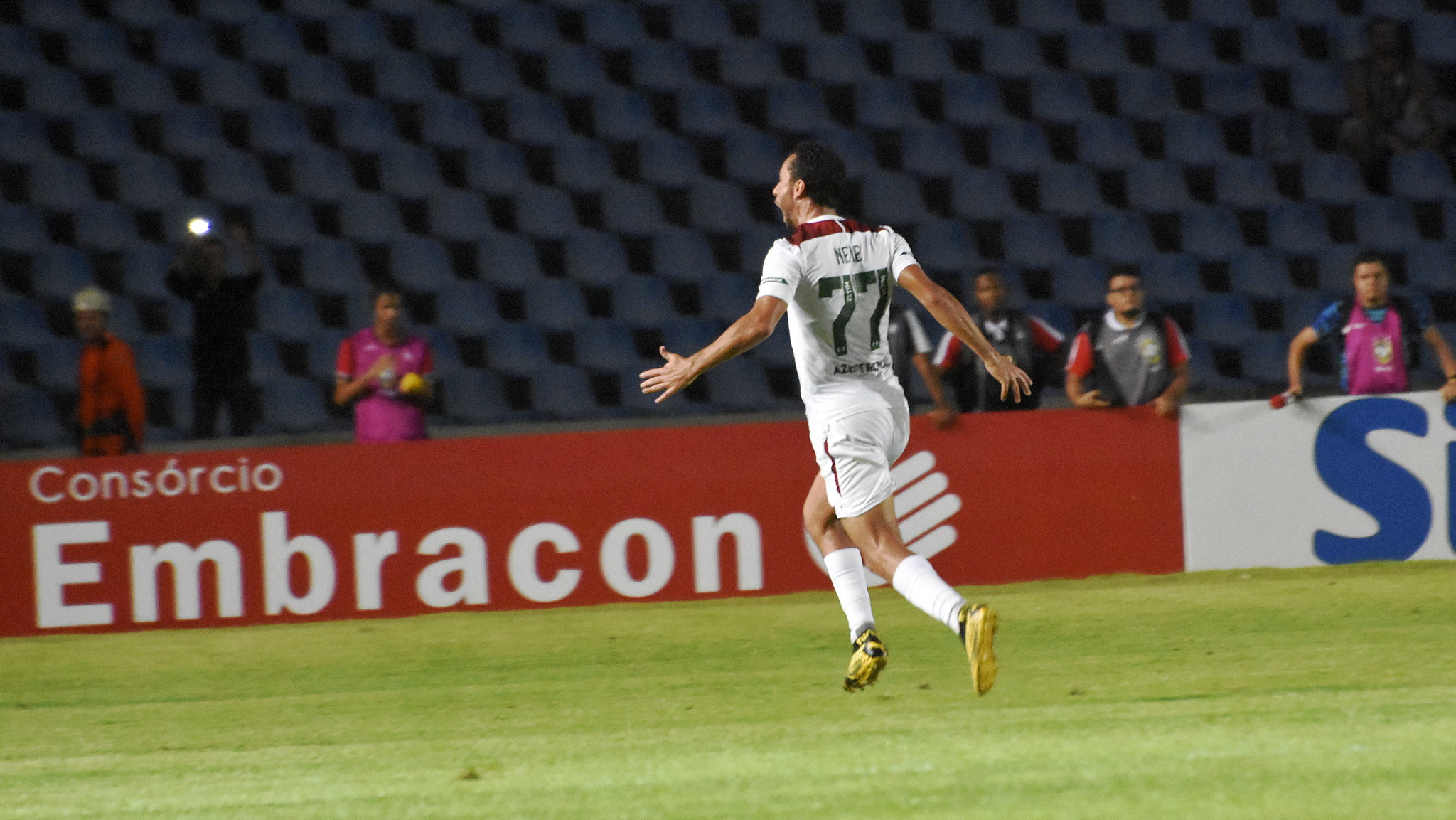 Atacantes comemoram classificação do Fluminense, mas pedem mais atenção no início