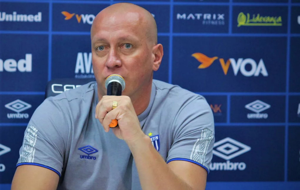 Catarinense: Dirigentes do Avaí respondem polêmica feita por ex-treinador português