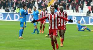 Time do Brasileirão faz consulta por Robinho, ex-Santos e Atlético-MG