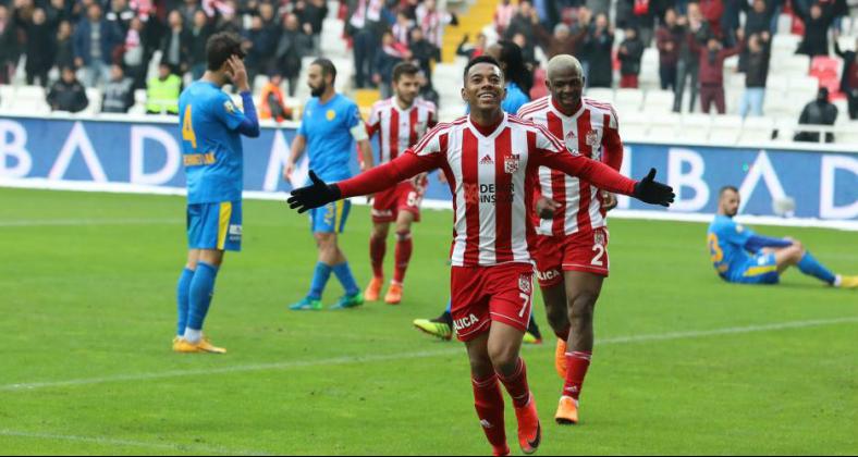 Time do Brasileirão faz consulta por Robinho, ex-Santos e Atlético-MG