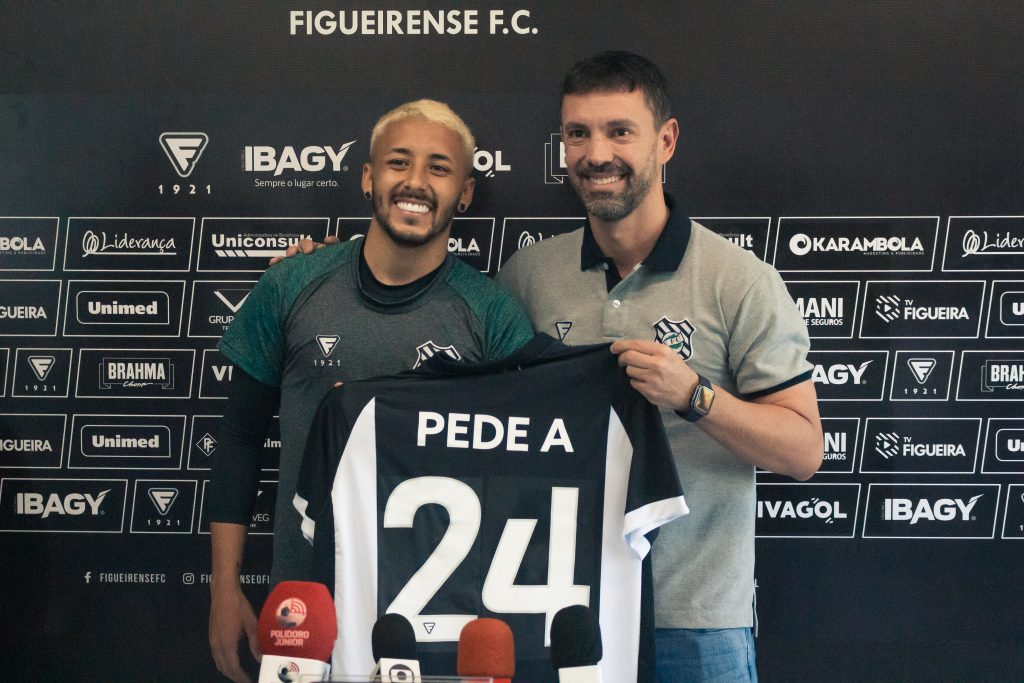 João Diogo fala em ‘volta para casa’ no Figueirense: “Vim pelo acesso”