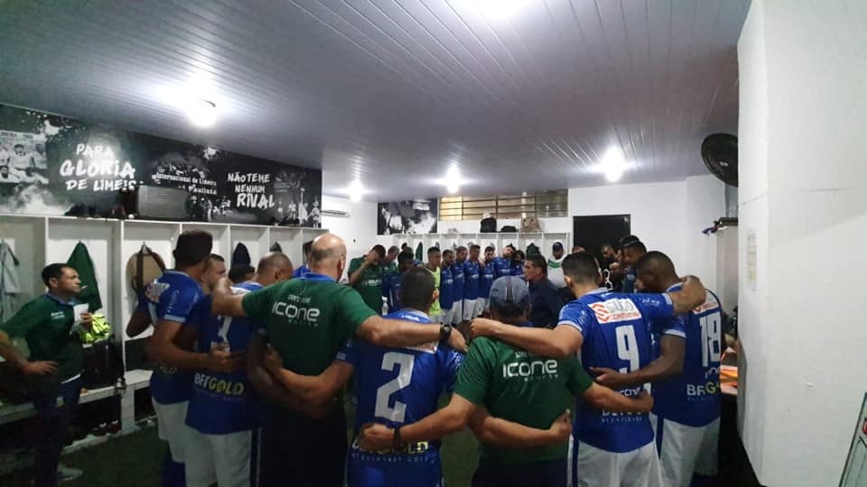 Paulistão: Treinador do Santo André lamenta empate e critica o gramado da Arena