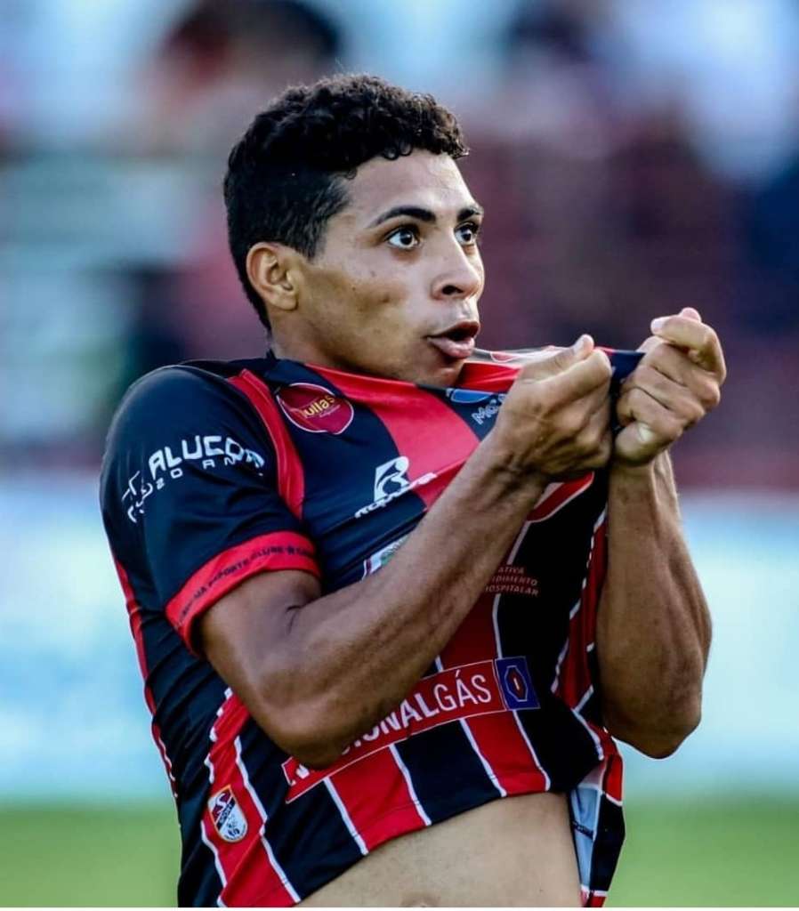 Ceará contrata Vitor Jacaré, destaque do Caucaia