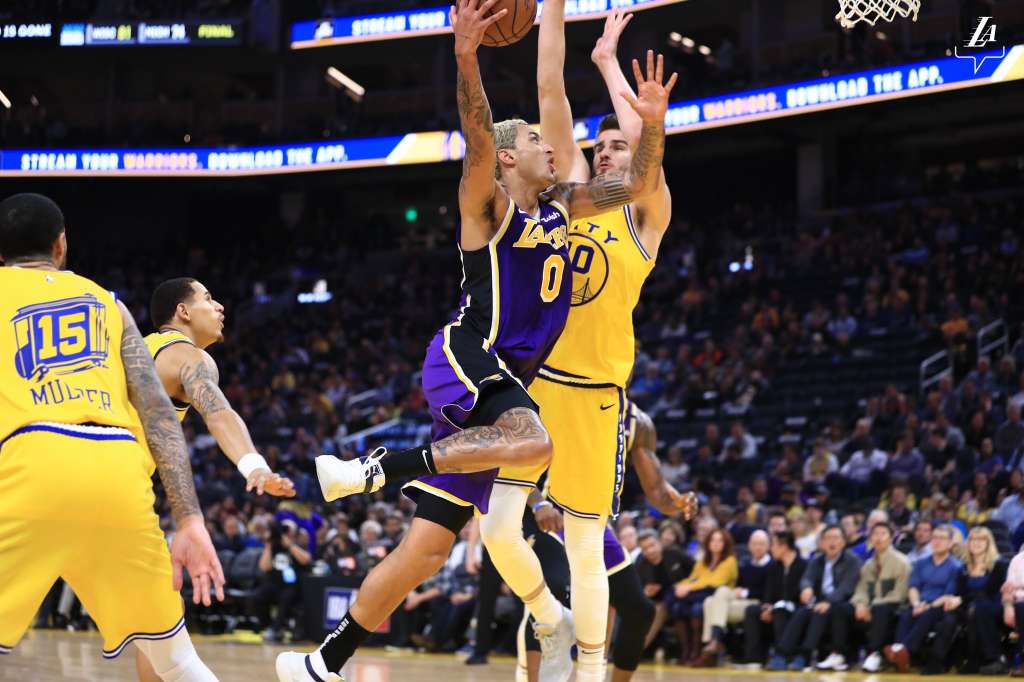 Sem LeBron, Lakers superam Warriors e vencem a sétima seguida