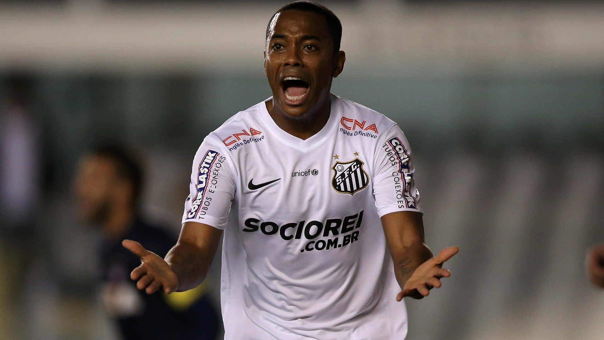 Paulistão: Santos admite interesse e Robinho fala em baixar salário para voltar