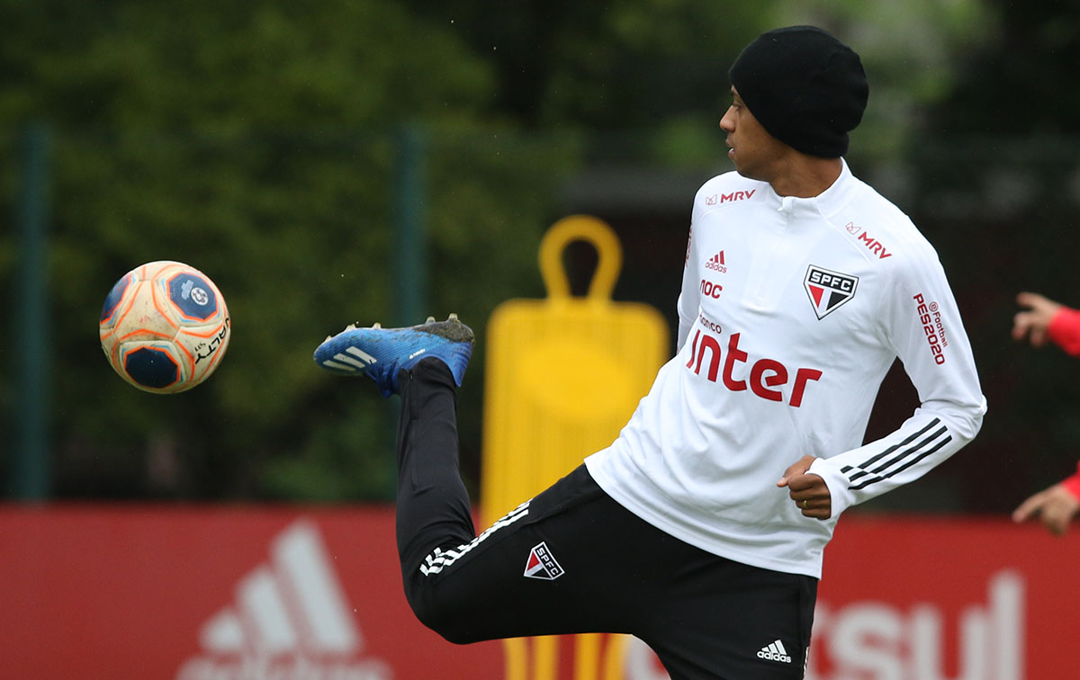 São Paulo projeta Libertadores e deve poupar Juanfran e Antony diante da Ponte