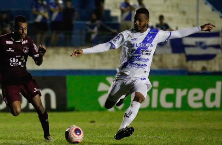 Paulista A2: Sem três titulares, Taubaté visita a vice-líder Portuguesa Santista