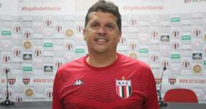 Francis, do Botafogo, passará por cirurgia no joelho e está fora do Paulistão