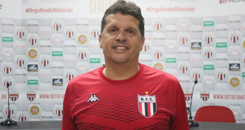 Francis, do Botafogo, passará por cirurgia no joelho e está fora do Paulistão