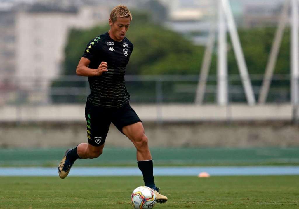 Honda deve estrear no Botafogo contra o Flamengo (Foto: Vítor Silva/Botafogo)