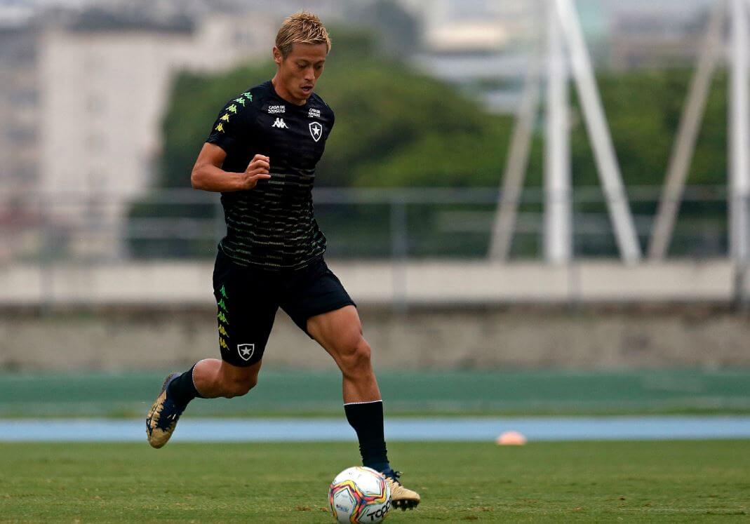 Carioca: Principal contratação do Botafogo, Honda deve estrear contra o Flamengo