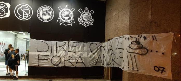 Diretoria é criticada e pedido para saída de Andres. Foto: reprodução