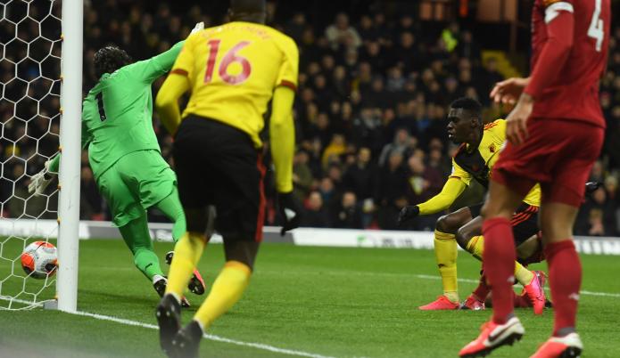 INGLÊS: Liverpool decepciona, leva 3 do Watford e perde a 1ª no Inglês