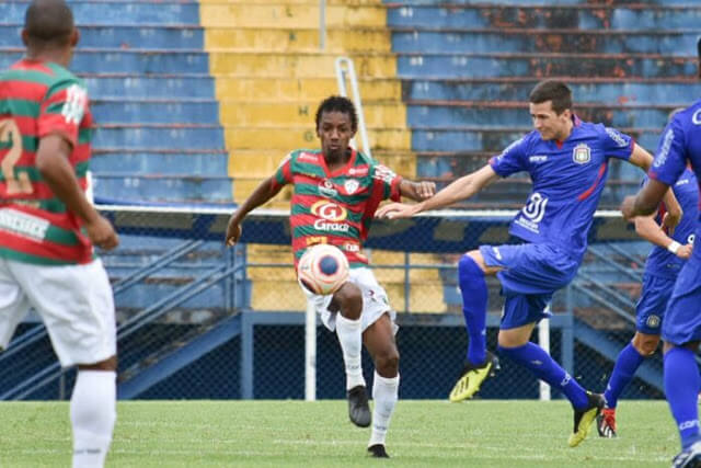 São Caetano e Portuguesa ficaram no empate sem gols (Foto: Ronaldo Barreto/Netlusa)