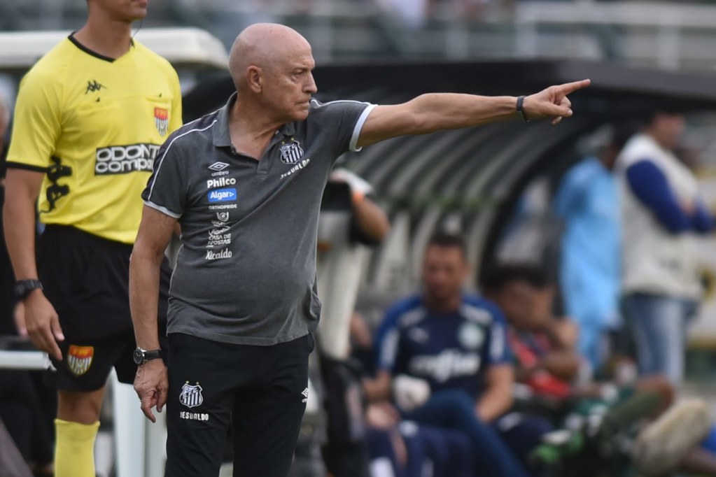 Jesualdo elogia trabalho e minimiza críticas no Santos: ‘Vou dormir tranquilo’