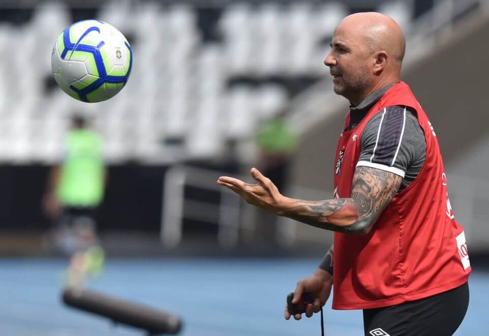 Clube do Brasileirão confirma acerto com técnico Jorge Sampaoli
