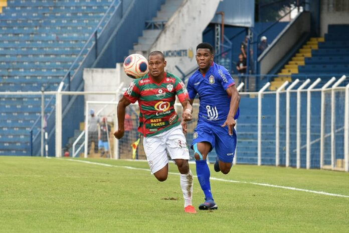 Paulista A2: Lateral cita inteligência de técnico para mudança de postura da Portuguesa