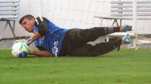 Jornais da Espanha repercutem suposto interesse do Barça em goleiro da Ponte Preta