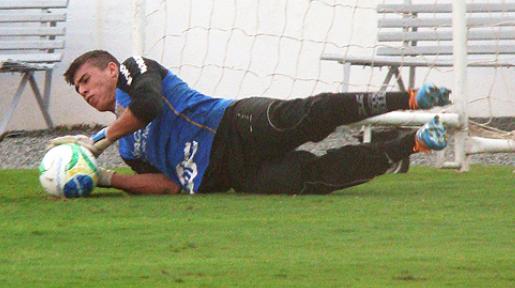Jornais da Espanha repercutem suposto interesse do Barça em goleiro da Ponte Preta