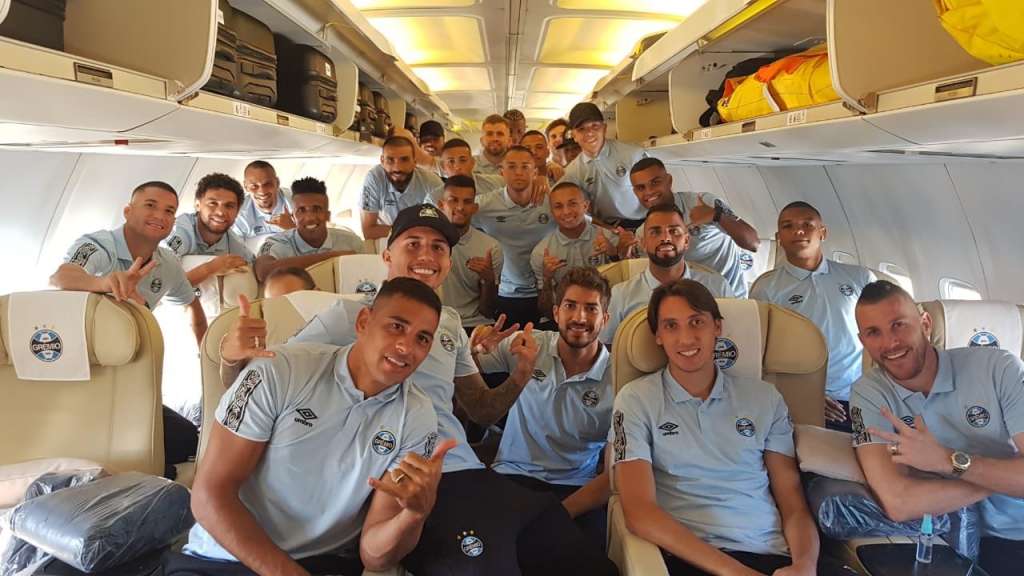 A delegação do Grêmio viajou neste domingo para a Colômbia 