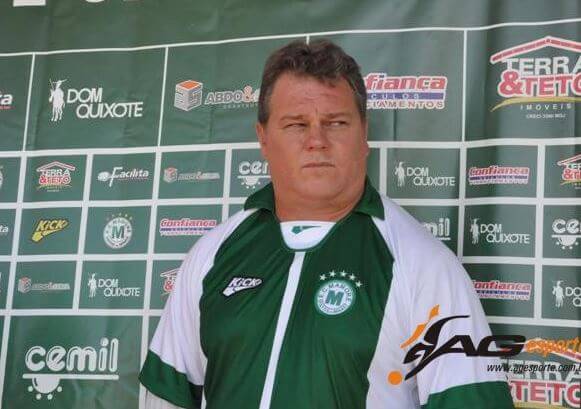 Ex-atacante de Botafogo e Flamengo perde emprego de técnico do Módulo II Mineiro