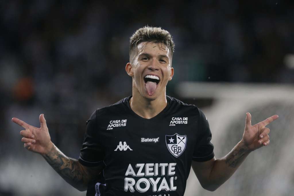 Herói do Botafogo, Bruno Nazário comemora gol e agradece passe de Luis Henrique