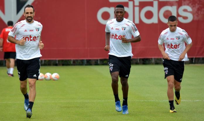 Libertadores: Dupla titular treina no gramado e pode reforçar o São Paulo