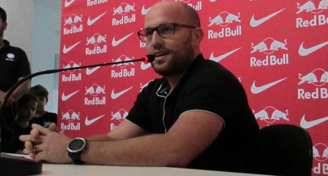 Thiago Scuro nega racha no Red Bull Bragantino; Felipe Conceição valoriza evolução