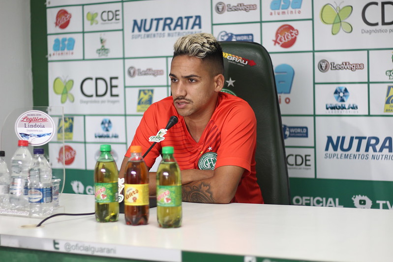 Paulistão: Meio-campista confirma salários em dia no Guarani: ‘Está tudo pago’