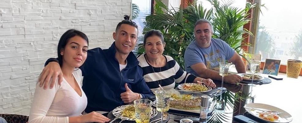 Mãe de Cristiano Ronaldo sofre AVC de madrugada e é internada às pressas