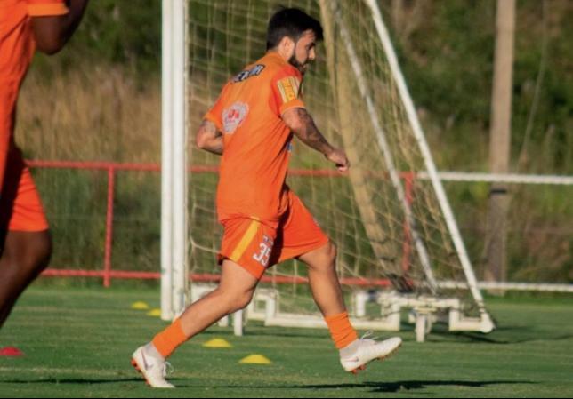 ​Mineiro: Lateral foca em sequência com a Tombense e destaca momento no clube