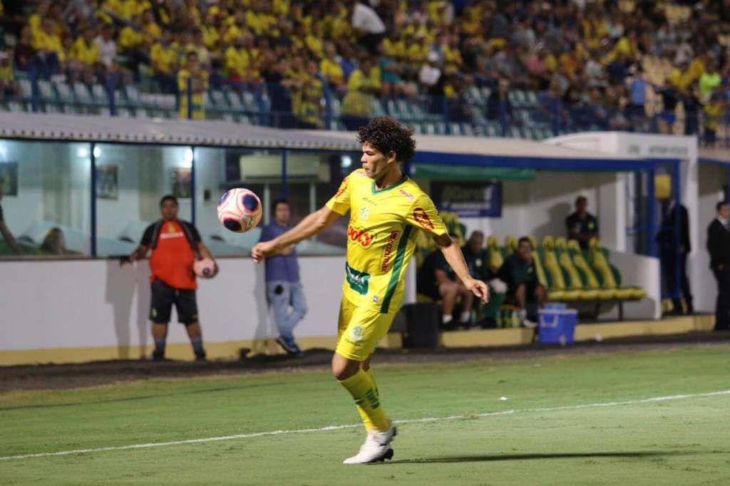 Camilo é um dos nomes que interessa a Ponte Preta