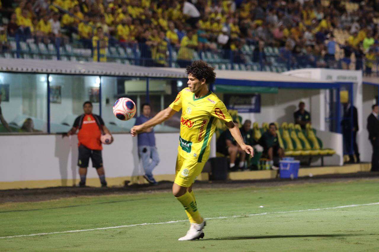 Pensando na Série B, Ponte Preta monitora ex-meia de Inter e Botafogo