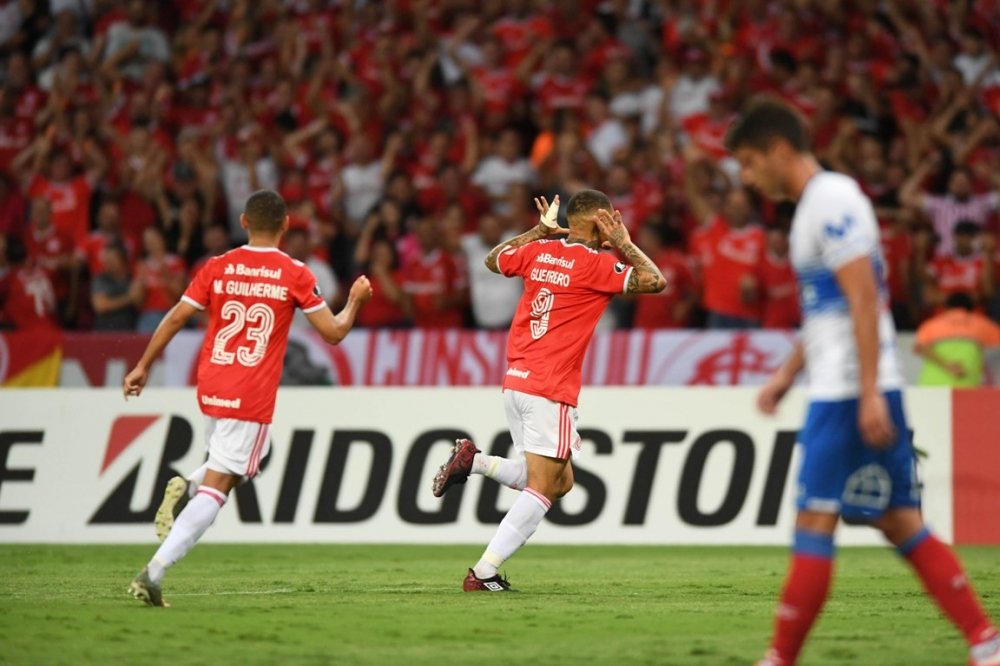 Internacional 3 x 0 Universidad Católica-CHI – Com show de Guerrero, Colorado brilha