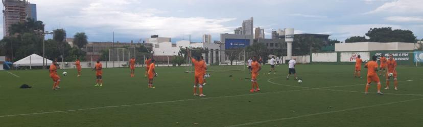 Santa Cruz realizou último treino para o jogo no CT do Goiás nesta terça-feira (Foto: Divulgação/Santa Cruz)