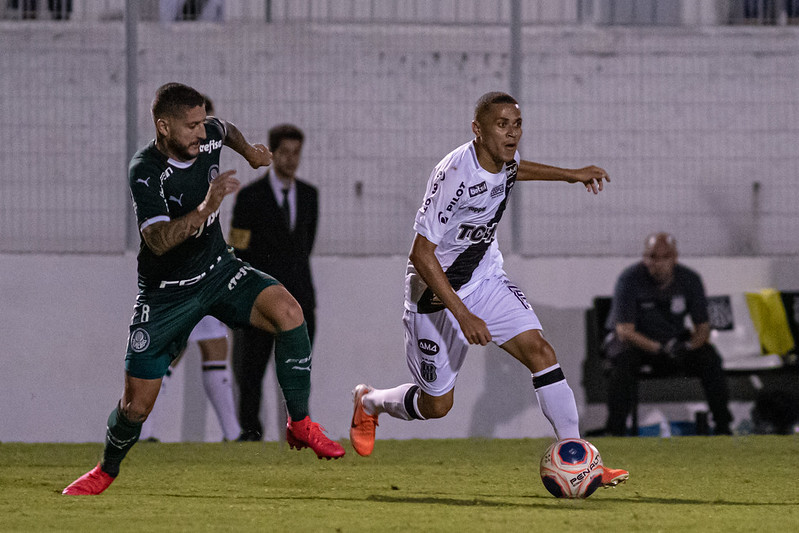 Paulistão: Apesar da pressão, João Paulo descarta salário atrasado na Ponte Preta