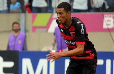 Cearense: Diretoria do Ceará fecha empréstimo com lateral do Oeste