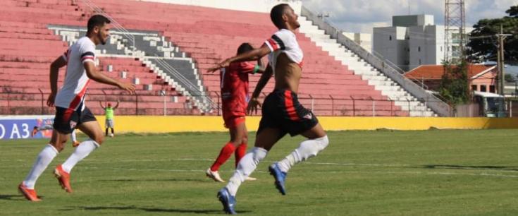 Muita festa nos gols do Primavera. Foto: Lucas Menezes