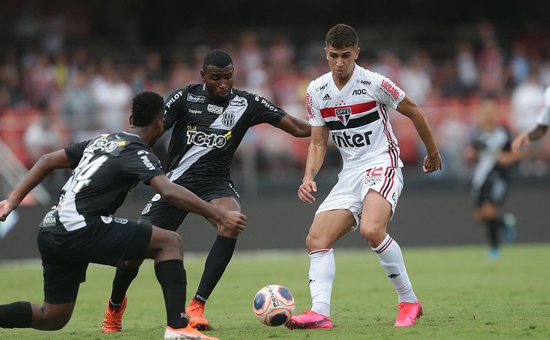 Paulistão: Pressionada, Ponte Preta se divide entre classificação e rebaixamento