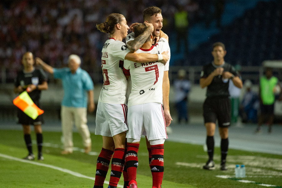 Éverton Ribeiro vê Flamengo crescendo e crava: “É assim que joga a Libertadores”