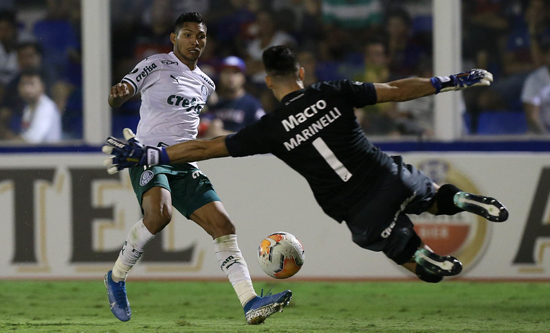 Libertadores: Rony estreia como titular e elogia movimentação no ataque do Palmeiras