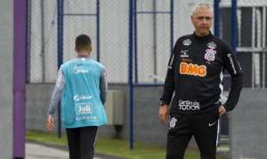 Tiago Nunes faz analogia com 'Rock and Roll' e cobra Corinthians mais agressivo