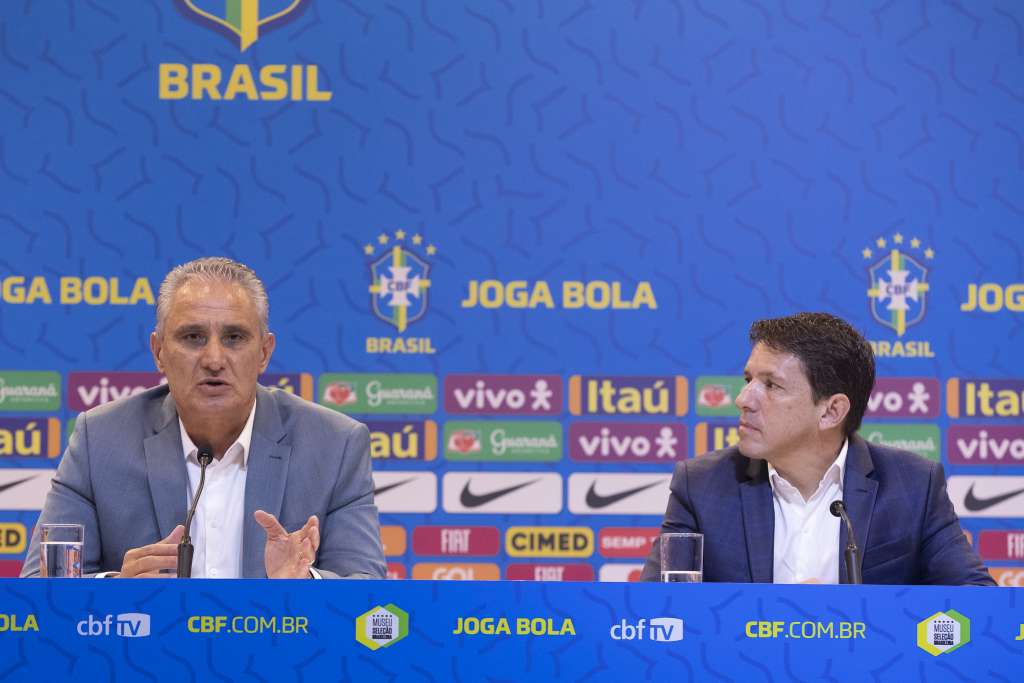 Juninho Paulista participou da convocação ao lado de Tite (Foto: Lucas Figueiredo/CBF)