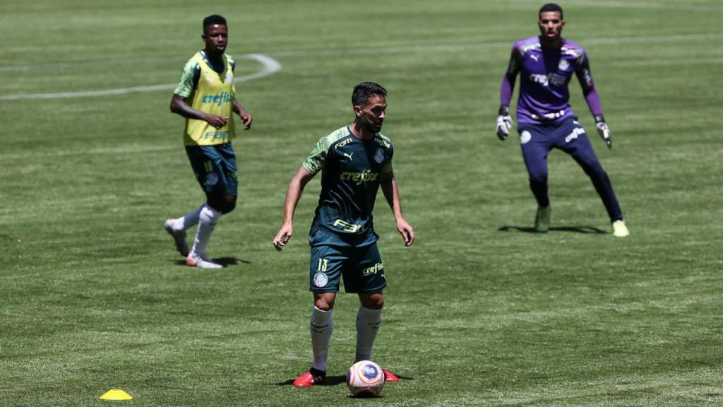 Suspensão de Felipe Melo faz Palmeiras reeditar dupla de zaga com Luan e Gómez