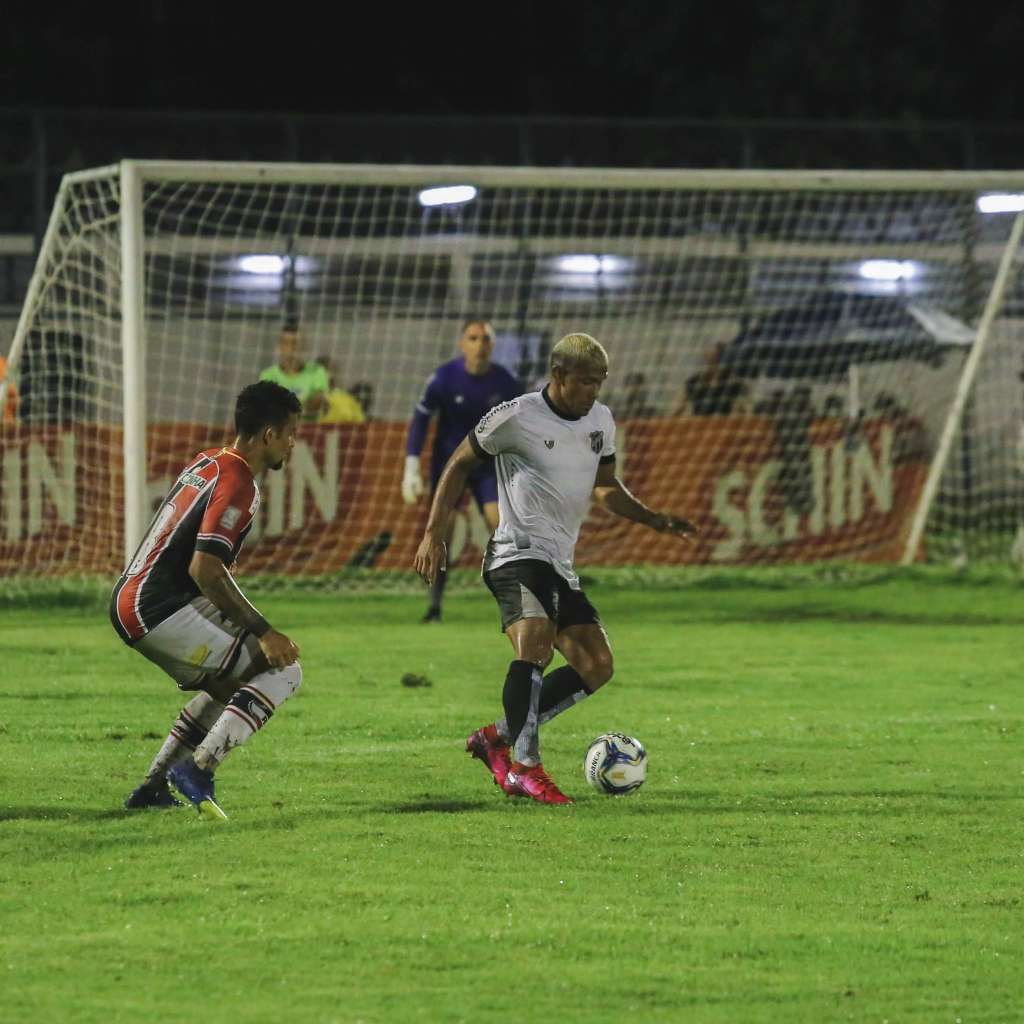 Ceará encara Atlético-CE buscando voltar à briga pela liderança