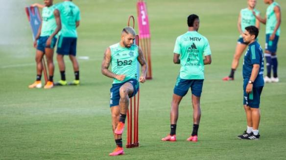 Após declarar amor à torcida, Gabigol prepara ‘dancinha’ para participante do BBB