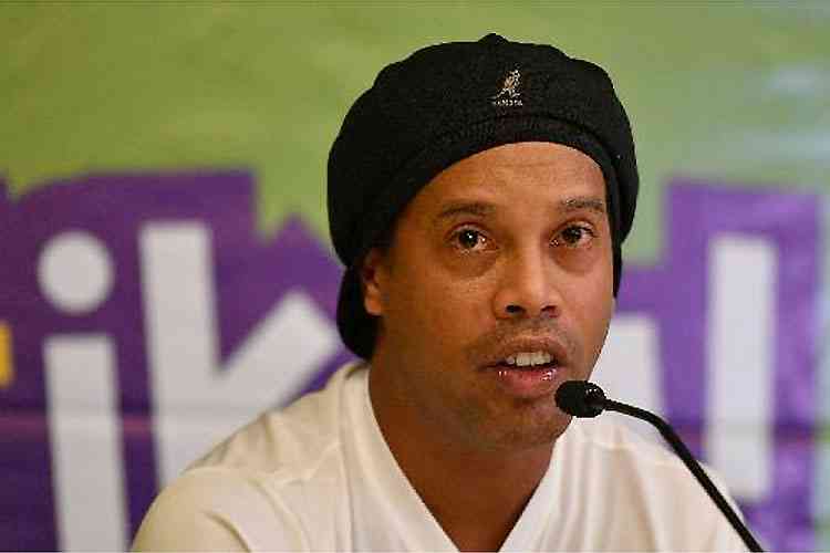 Ronaldinho Gaúcho sai da cadeia e terá audiência para saber se continua detido